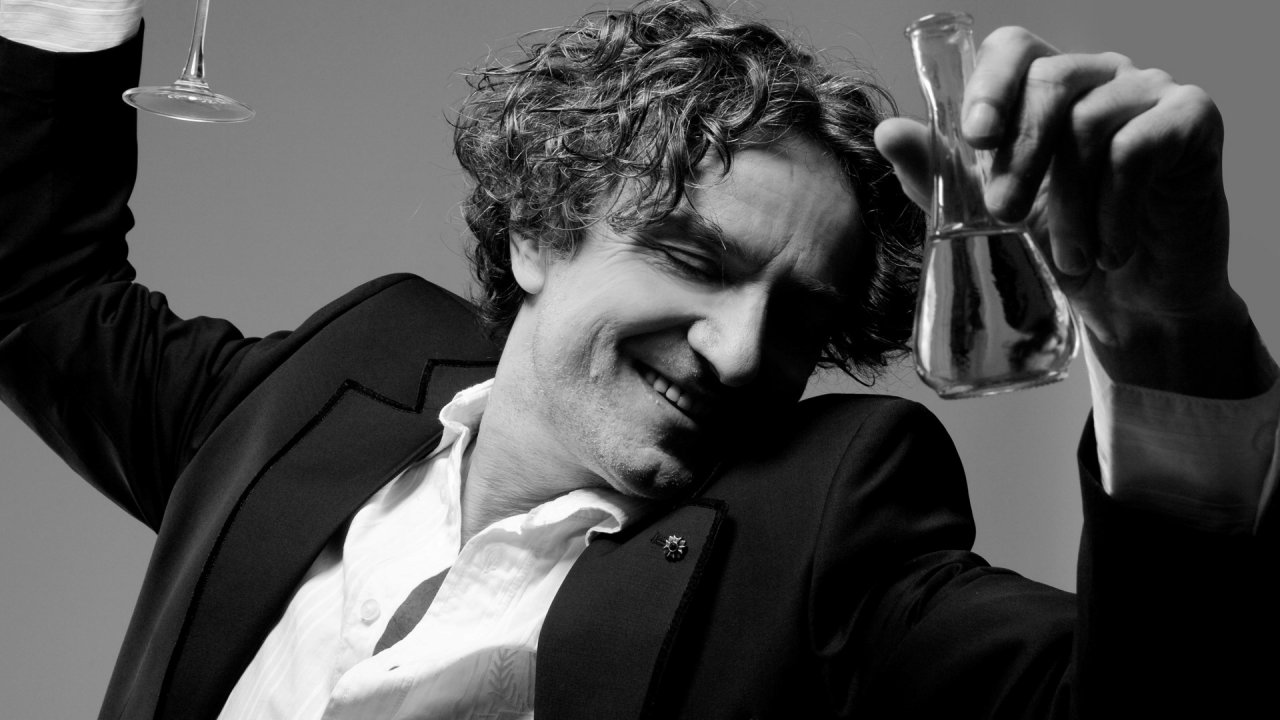 Goran Bregović ist ein Multitalent &ndash; der begnadete Musiker und Komponist ist stark von seiner N&auml;he zum Film und Schauspiel gepr&auml;gt. Hervorragende Unterhaltung ist bei Bregović garantiert!